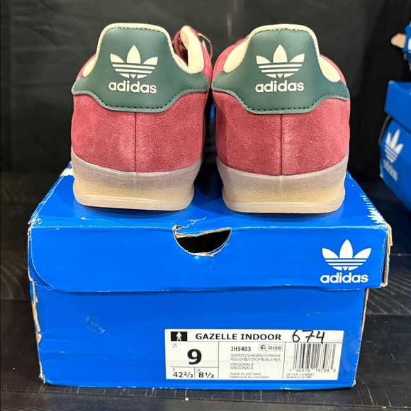 Adidas Gazelle Indoor Sneaker (Men)
Shadow Red/Green/White - Picture 4 of 6